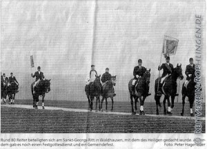 Am St. Georgs-Ritt in Waldhausen nahmen unsere Reiter teil. Dieses Foto kam danach in der Ipf- und Jagstzeitung