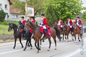 Peter Müller, unser Ortsvorsteher, ritt bei der Bürgergarde mit.