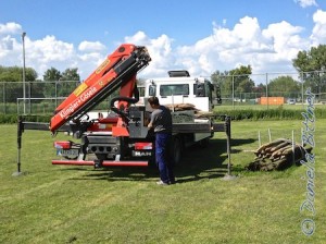 Jürgen Abele kämpft noch mit den Tücken des Gerätes...