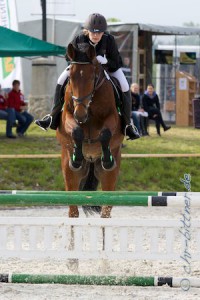 Sandra Schneider auf For Fun im A-Springen...