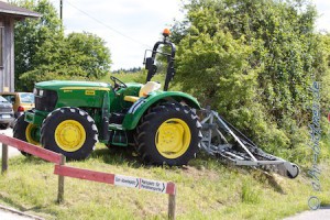 Der Traktor für die Platzpflege....