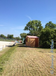 Die zweite Hütte der Meldestelle steht noch, ist aber schon ausgeräumt...