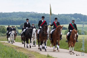 An der Stockmühle kommen die Reiter langsam zurück nach Lippach..